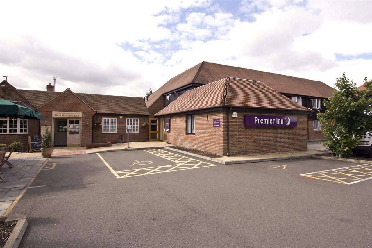 Premier Inn Aylesbury เอลส์เบอรี ภายนอก รูปภาพ