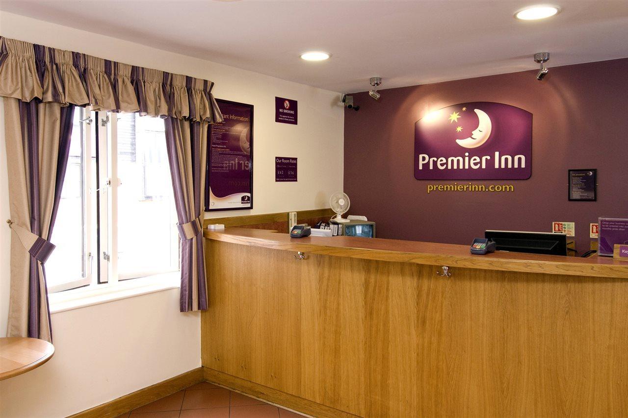 Premier Inn Aylesbury เอลส์เบอรี ภายนอก รูปภาพ
