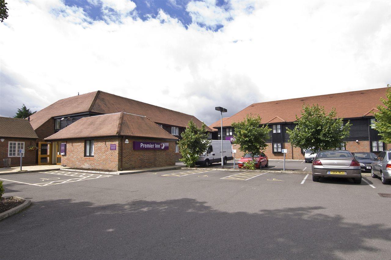 Premier Inn Aylesbury เอลส์เบอรี ภายนอก รูปภาพ