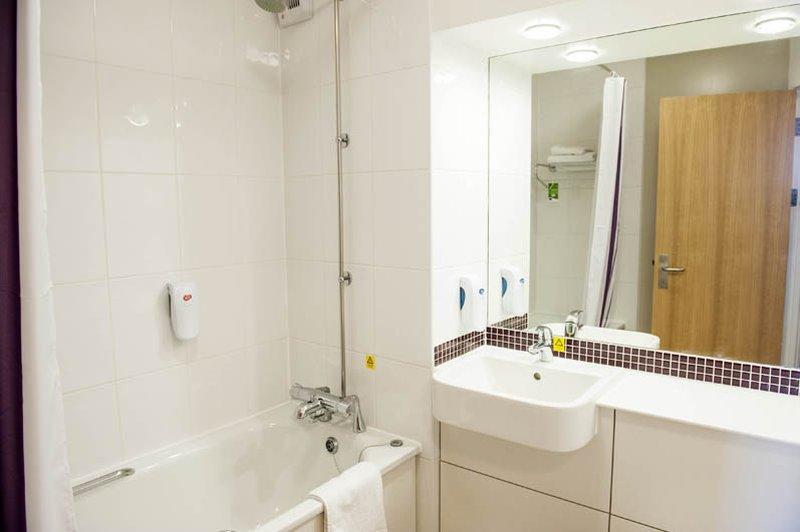 Premier Inn Aylesbury เอลส์เบอรี ภายนอก รูปภาพ