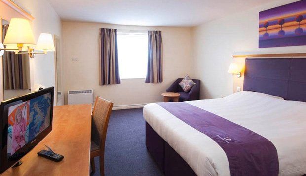 Premier Inn Aylesbury เอลส์เบอรี ภายนอก รูปภาพ